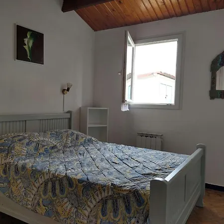 Gu050-001- 3 Pieces 4 Couchages La Gueriniere