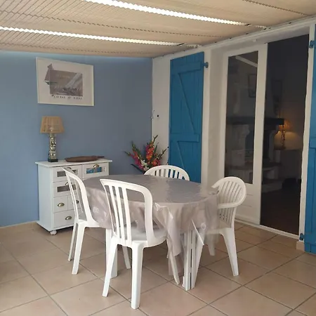 Gu050-001- 3 Pieces 4 Couchages La Gueriniere فيلة