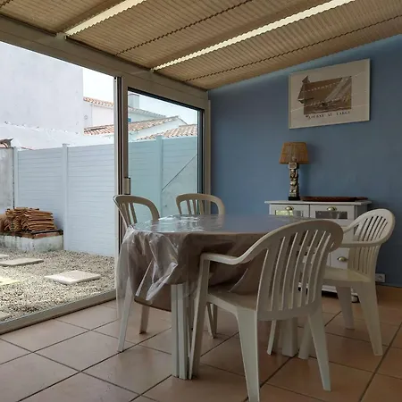 Gu050-001- 3 Pieces 4 Couchages La Gueriniere فيلة La Guérinière