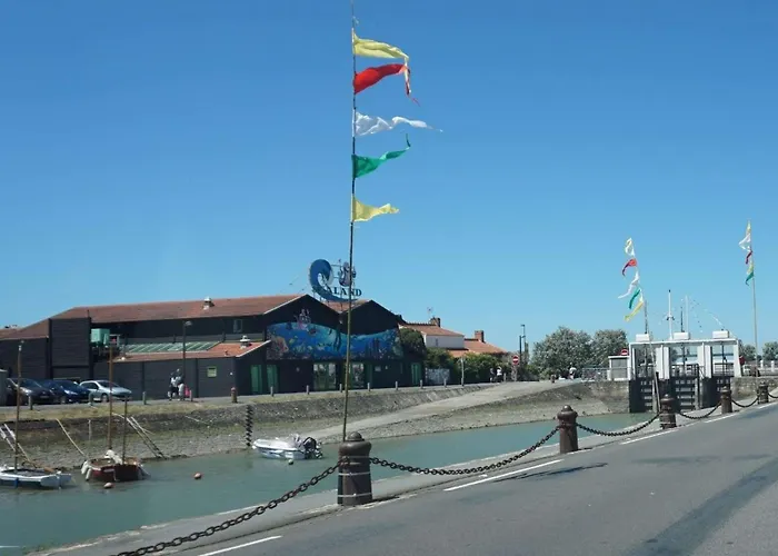 Gu050-001- 3 Pieces 4 Couchages La Gueriniere *