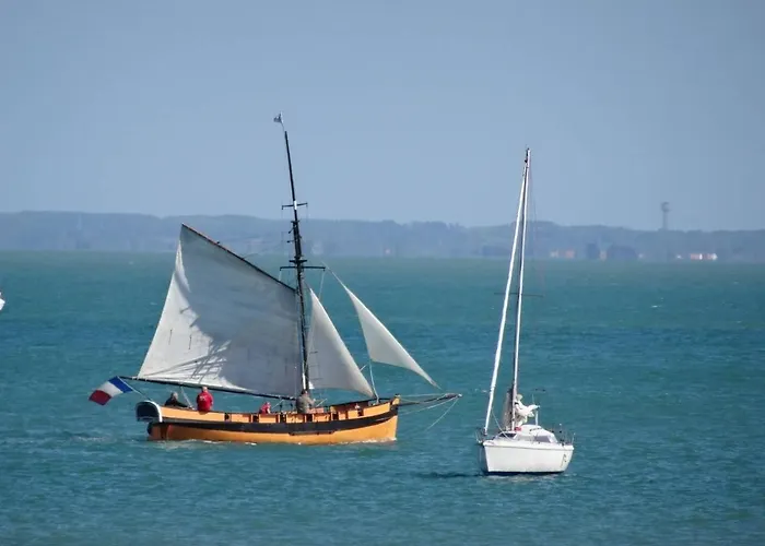 Gu050-001- 3 Pieces 4 Couchages La Gueriniere