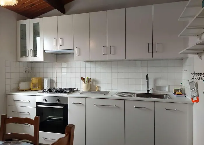 Gu050-001- 3 Pieces 4 Couchages La Gueriniere *