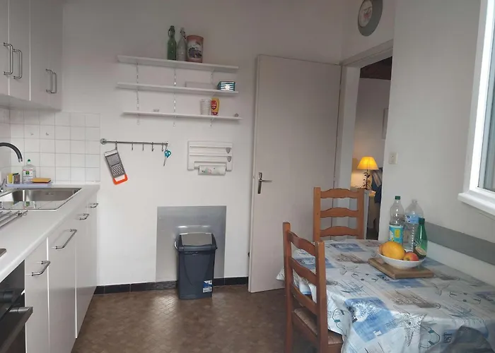 Gu050-001- 3 Pieces 4 Couchages La Gueriniere * La Guérinière