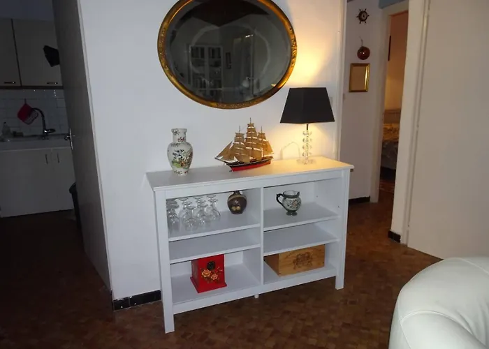 Gu050-001- 3 Pieces 4 Couchages La Gueriniere * La Guérinière