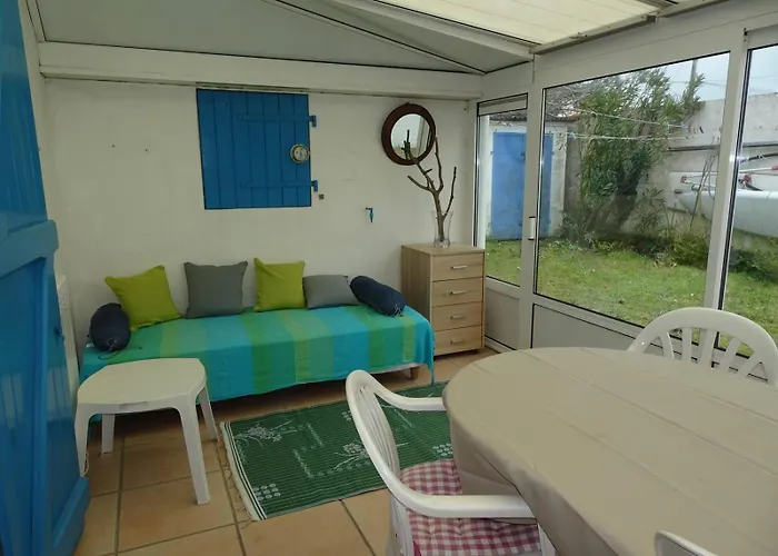 Gu050-001- 3 Pieces 4 Couchages La Gueriniere *